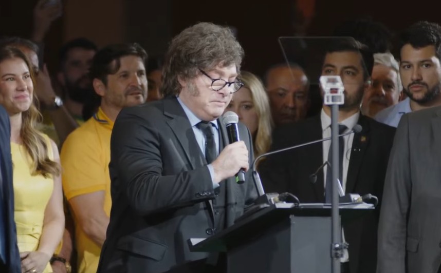 Milei chama Lula de 'presidiário' em evento na Argentina