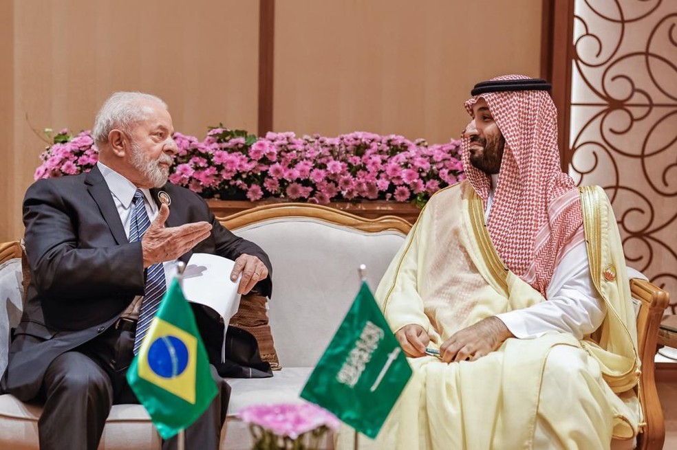 O presidente Lula e Mohammed bin Salman, príncipe herdeiro e primeiro-ministro da Arábia Saudita — Foto: Ricardo Stuckert/PR