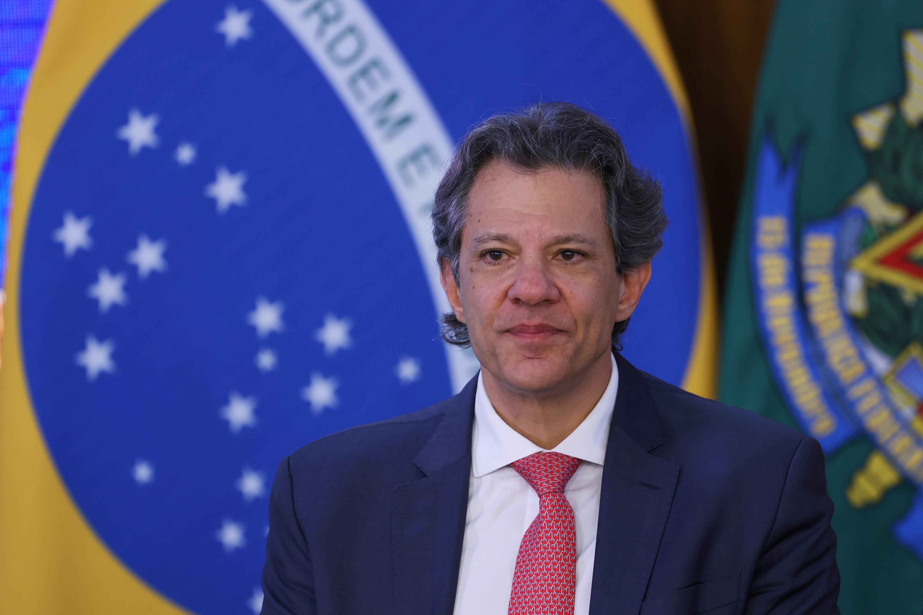 Bolsonaristas estão atacando Banco do Brasil, diz Haddad
