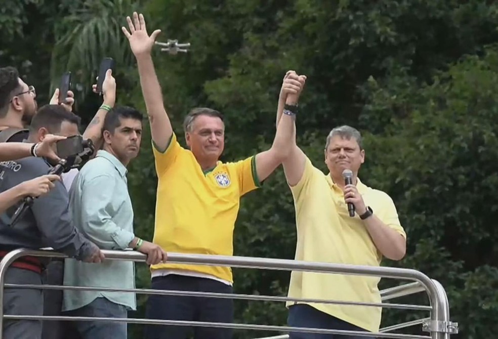 Bolsonaro com o governador de São Paulo na Avenida Paulista  — Foto: Foto: Reprodução / Youtube