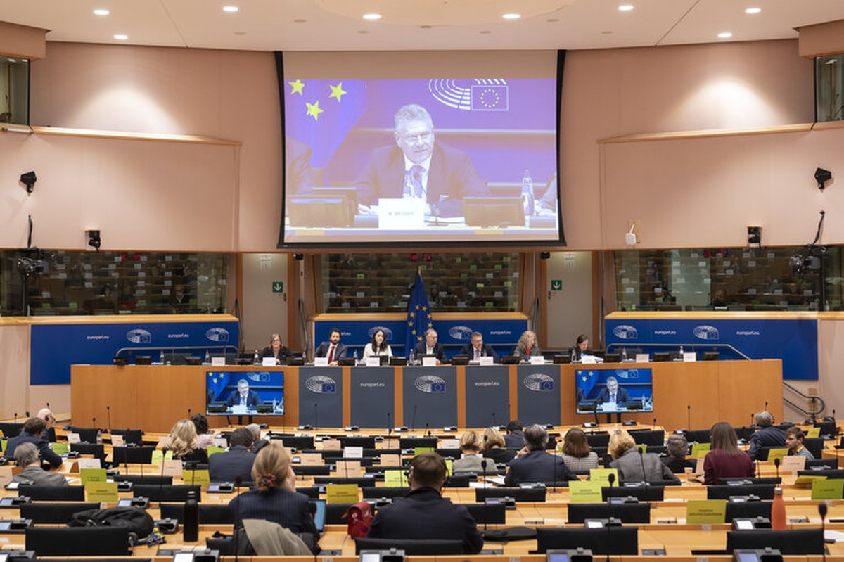 Parlamento Europeu avança em acordo comercial com os EUA, mas impõe novas condições