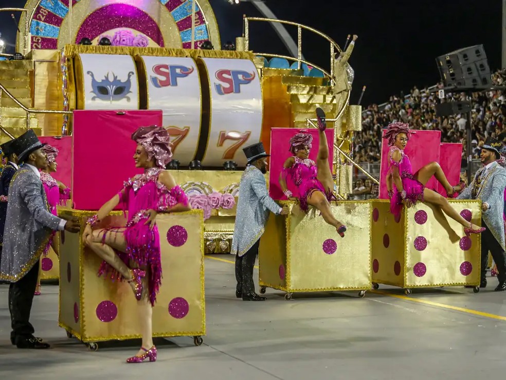 Desfile da Rosas de Ouro, no Anhembi, em São Paulo — Foto: Paulo Pinto/Agência Brasil