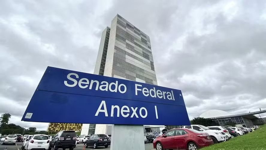 Senado aprova lei que endurece penas para violência sexual contra crianças no ambiente digital