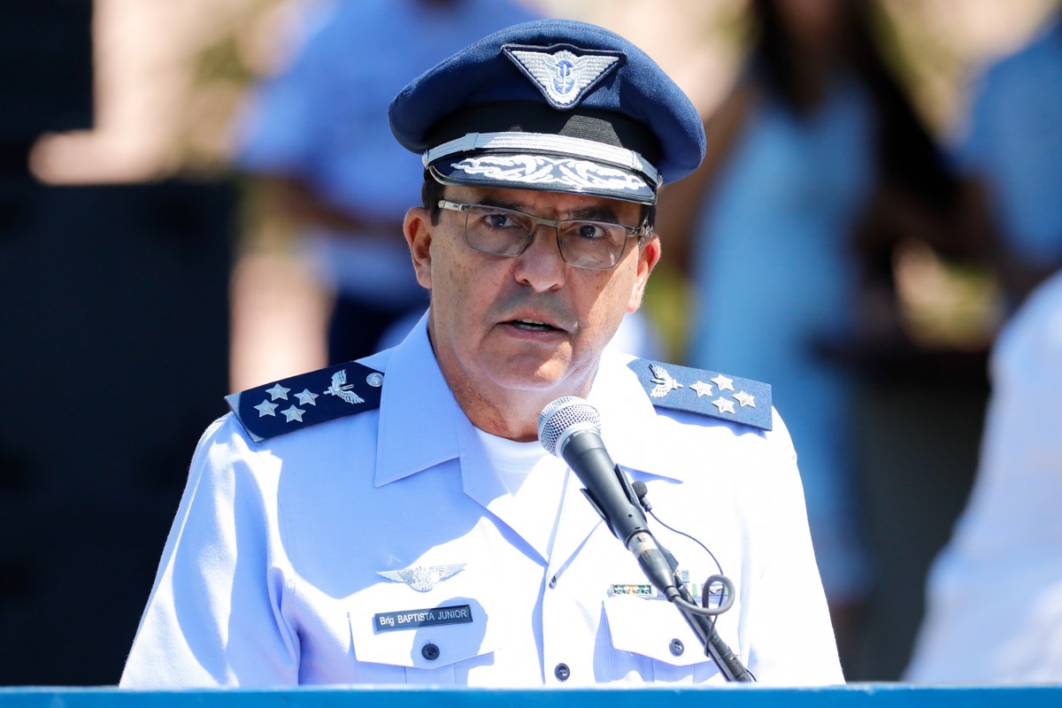 Bolsonaro atuou para impedir posse de Lula e foi advertido sobre prisão, diz ex-comandante da Aeronáutica