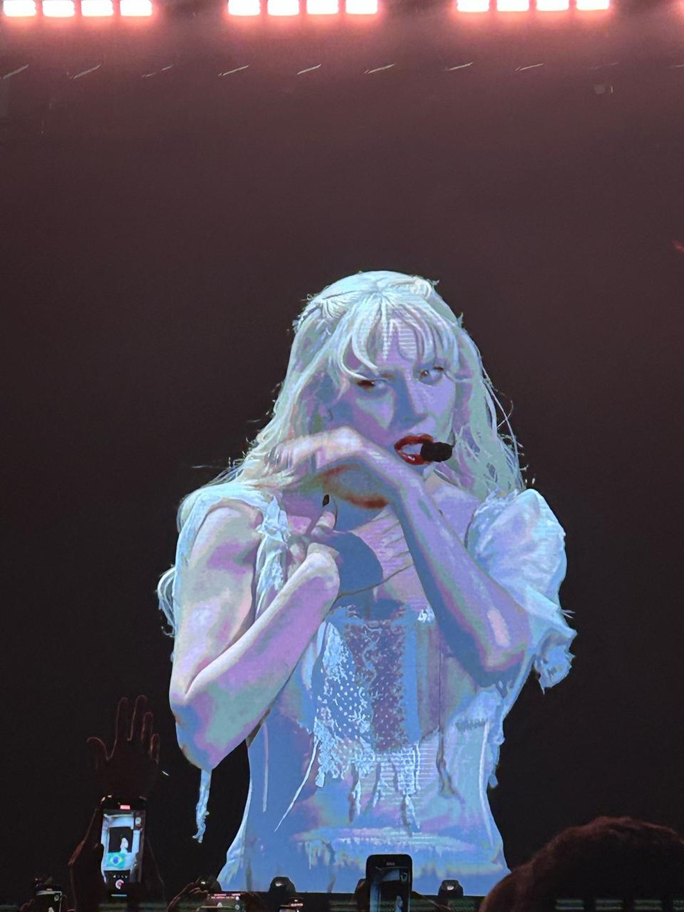 Lady Gaga usou nove figurinos diferentes no show na praia de Copacabana — Foto: Alessandra Saraiva/Valor