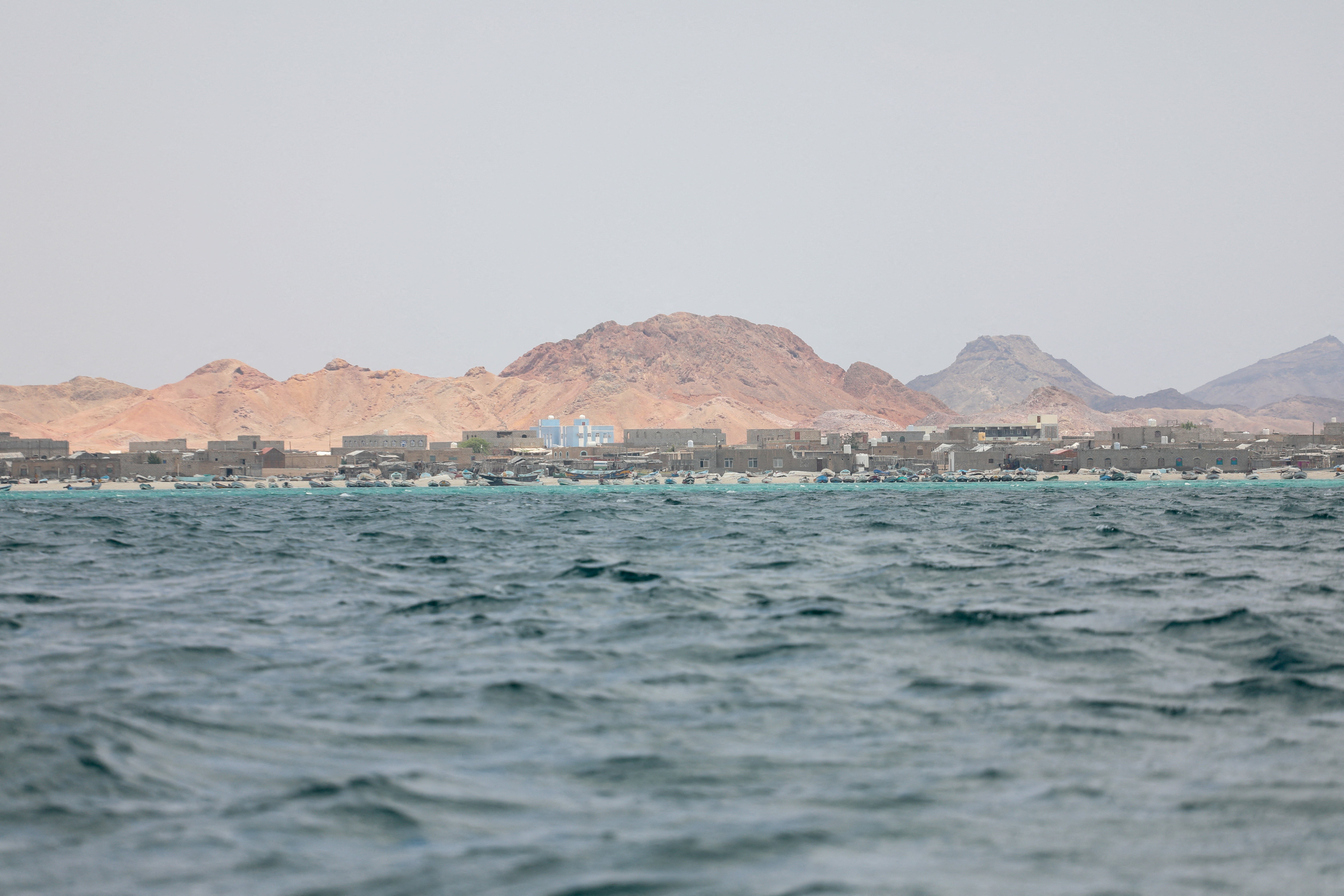 Rivais dos houthis, forças do governo do Iêmen avançam sobre Bab el-Mandeb