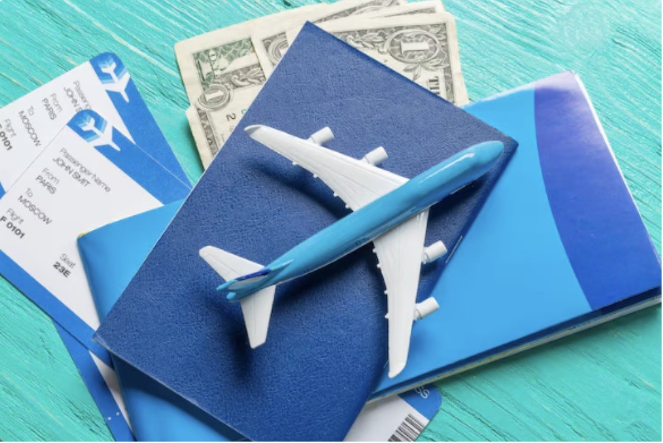 Aumento das passagens aéreas perto da data pressiona empresas e exige planejamento estratégico nas viagens corporativas