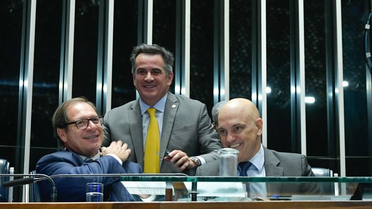 Moraes faz visita surpresa ao Senado um dia após aprovação da PEC das Drogas
