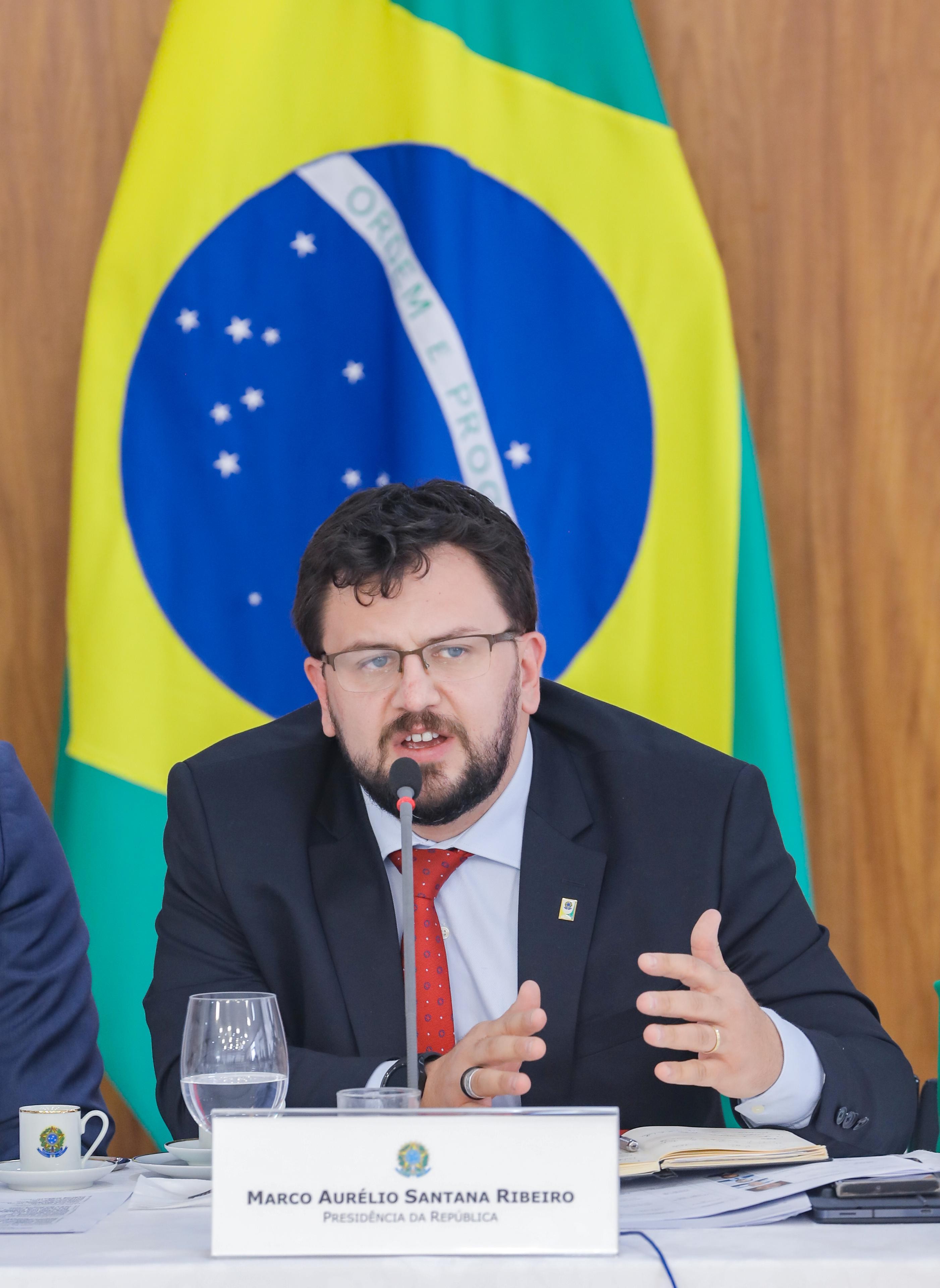 Ex-chefe de gabinete presidencial nega irregularidades em empréstimo feito com empresária amiga de Lulinha - QTU Questões do Universo