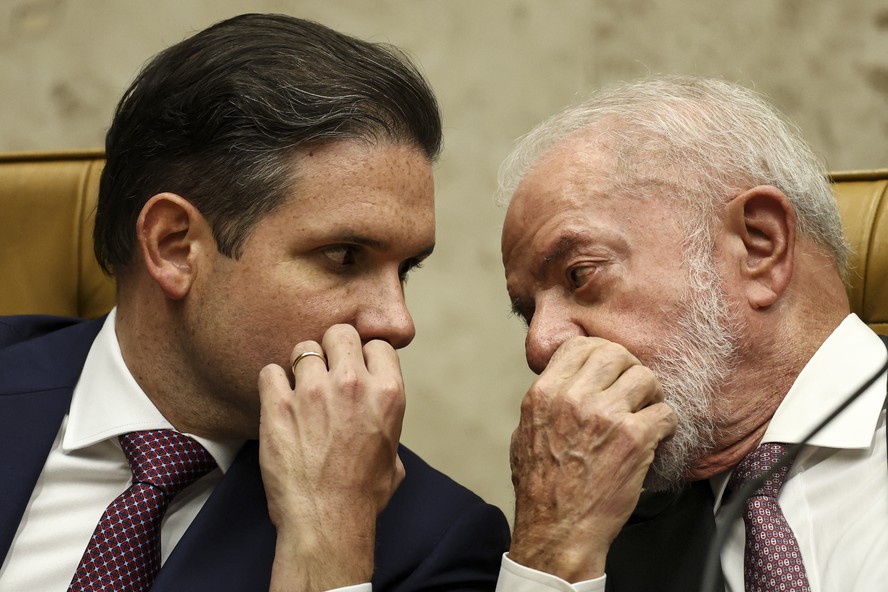 Presidente da Câmara, Hugo Motta, alvo de pressão do Planalto para barrar perdão de dívidas do agronegócio.