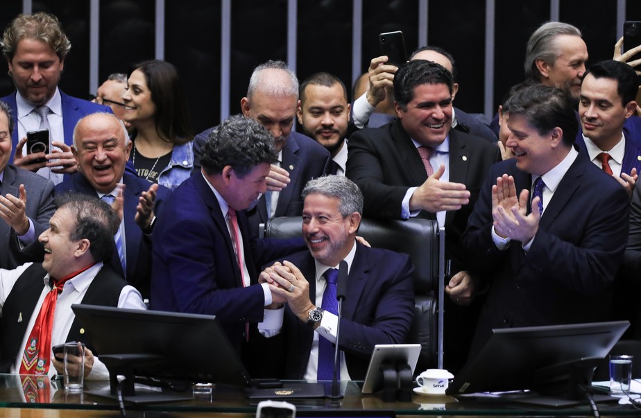 Câmara faz história ao aprovar a reforma tributária | Política | Valor  Econômico