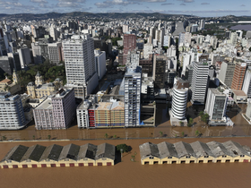 Nível do lago Guaíba sobe e Porto Alegre enfrenta pontos de alagamento 