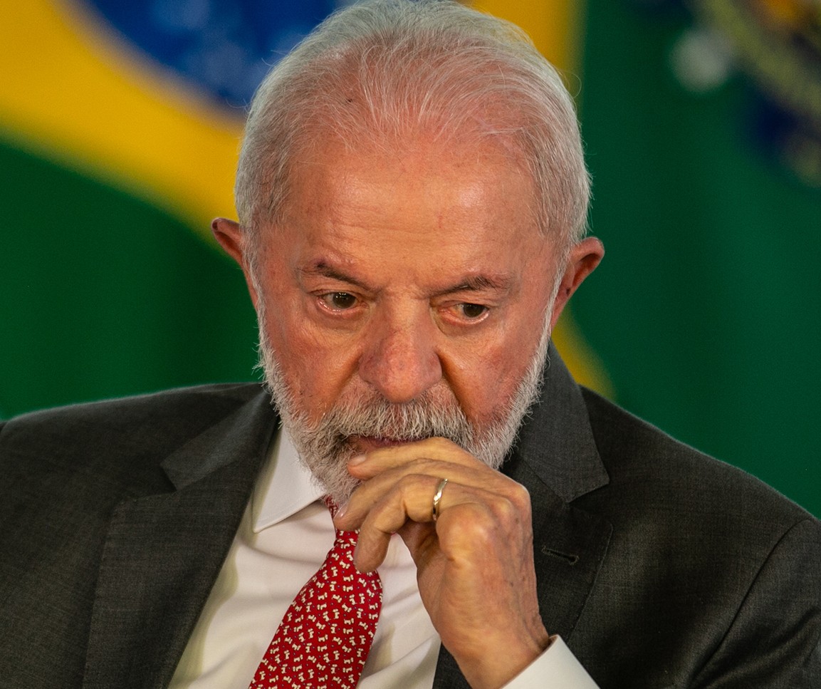 Análise: Novas suspeitas contra Moraes são prejuízo eleitoral para Lula - QTU Questões do Universo