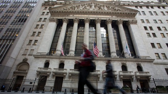 Bolsas de NY fecham em alta com alívio no rendimento dos Treasuries