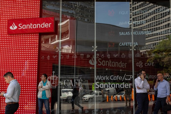 Analistas destacam balanço fraco do Santander e efeito desfavorável para  próximo trimestre | Finanças | Valor Econômico