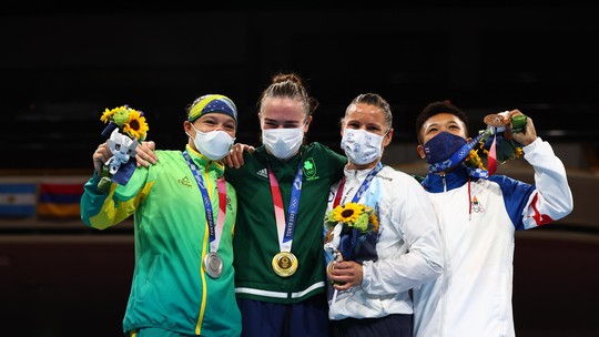 Olimpíada 2021: Bia Ferreira fica com a prata e faz história no boxe feminino