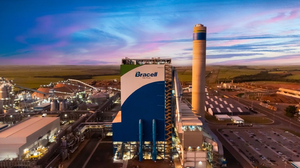 Fábrica da Bracell localizada em Lençóis Paulista (SP) opera utilizando 100% de energia renovável produzida pela própria operação. — Foto: Divulgação