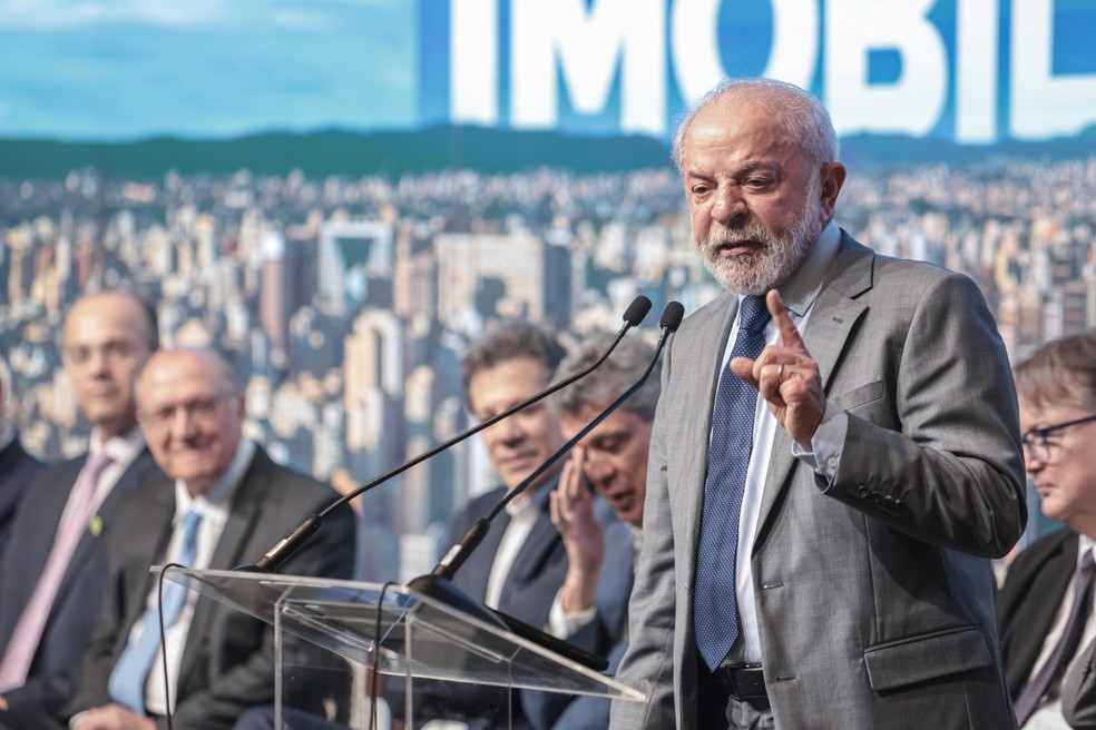 Presidente Lula discursando em evento sobre crédito imobiliário