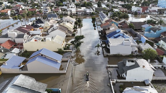 Cerca de 900 mil imóveis afetados pelas enchentes no RS ficarão isentos de pagar contas de água