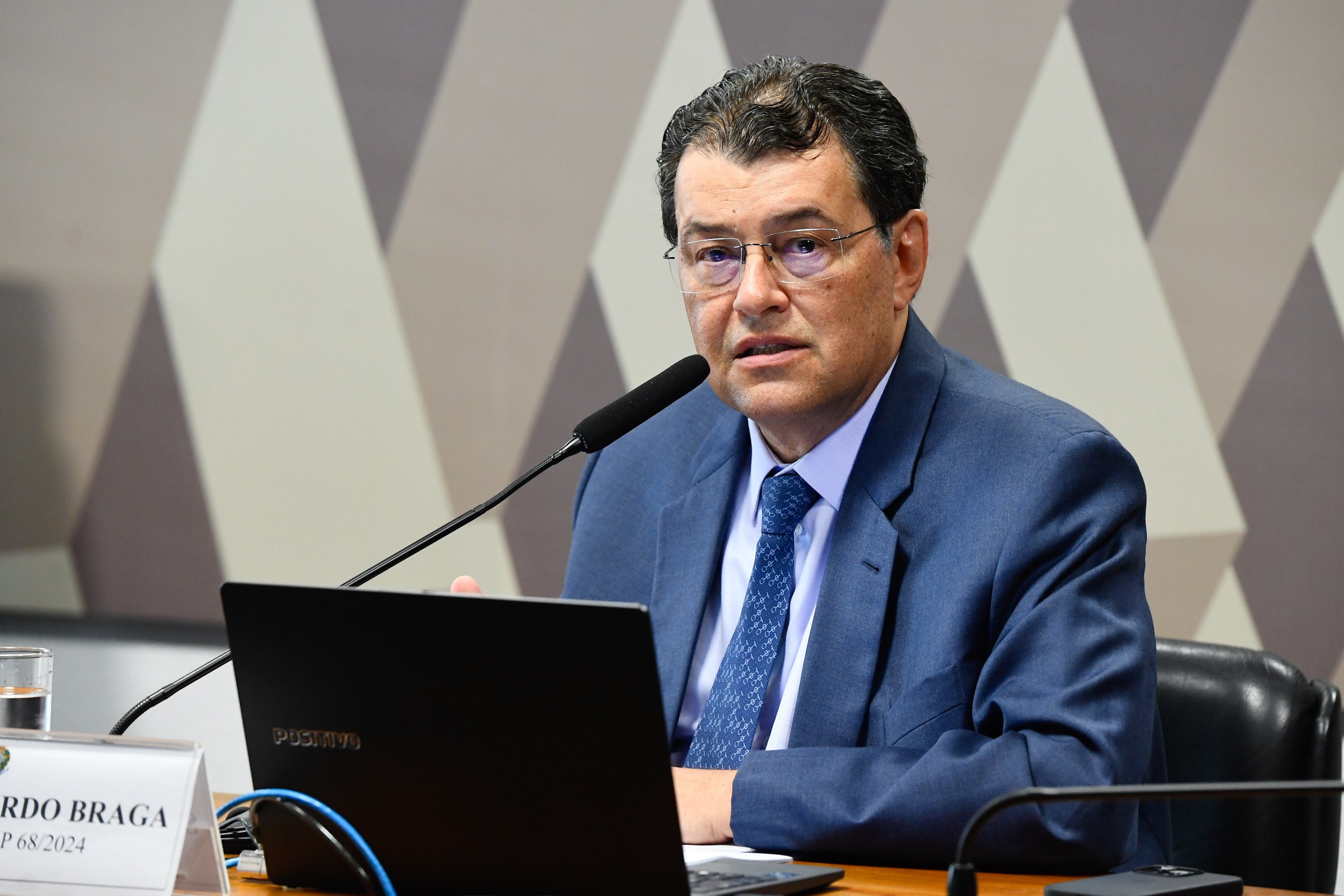 Parecer de regulamentação da reforma tributária deve ficar para setembro