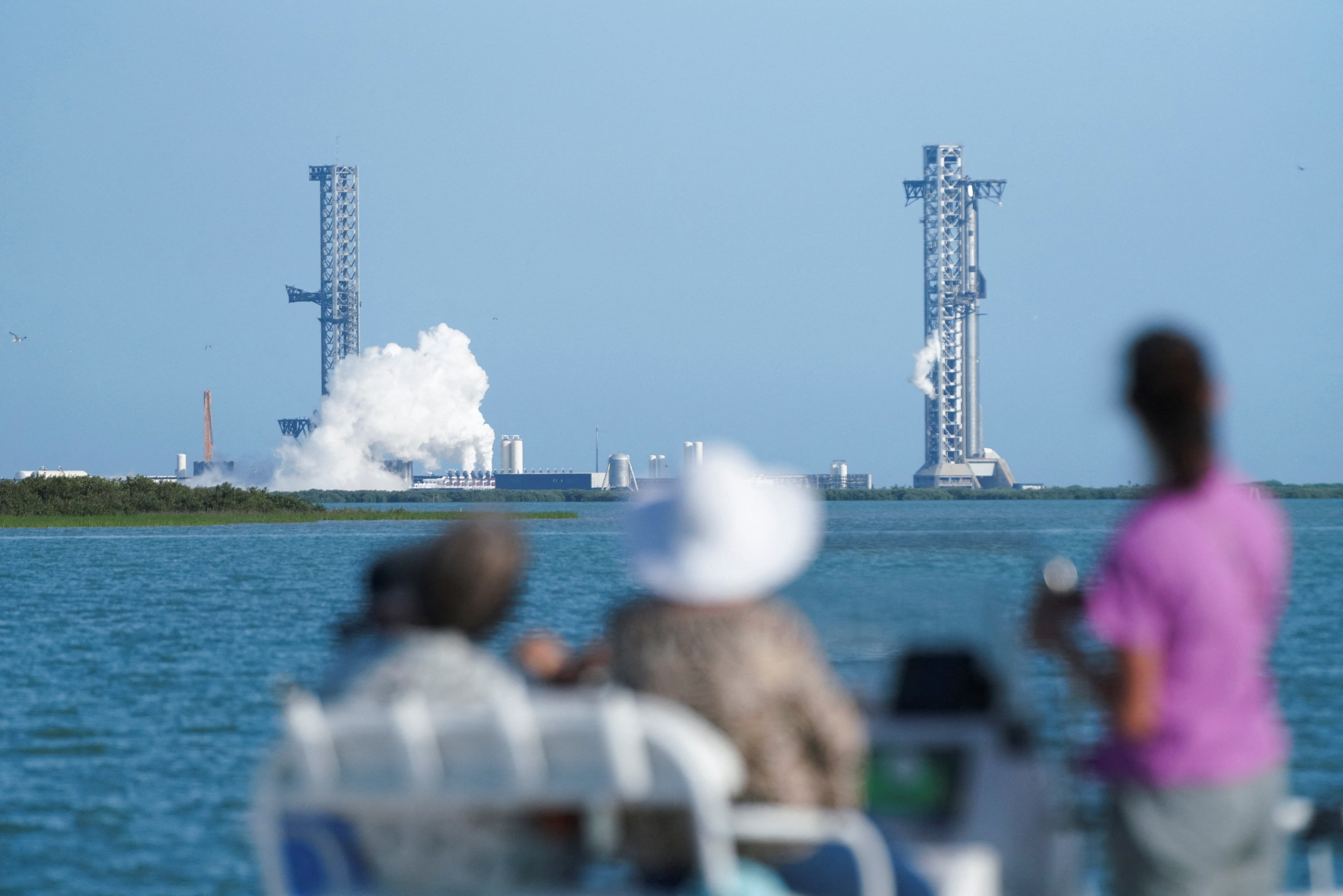 Starship V3, nova espaçonave da SpaceX, decola em seu 1º voo de teste