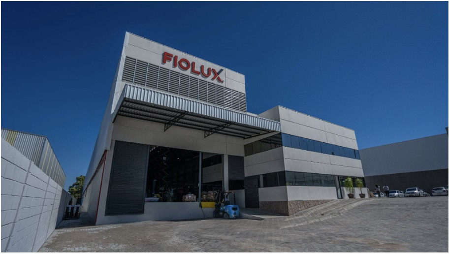 Fiolux inaugura nova fábrica em Valinhos, investe R$20 milhões e mira 250 colaboradores