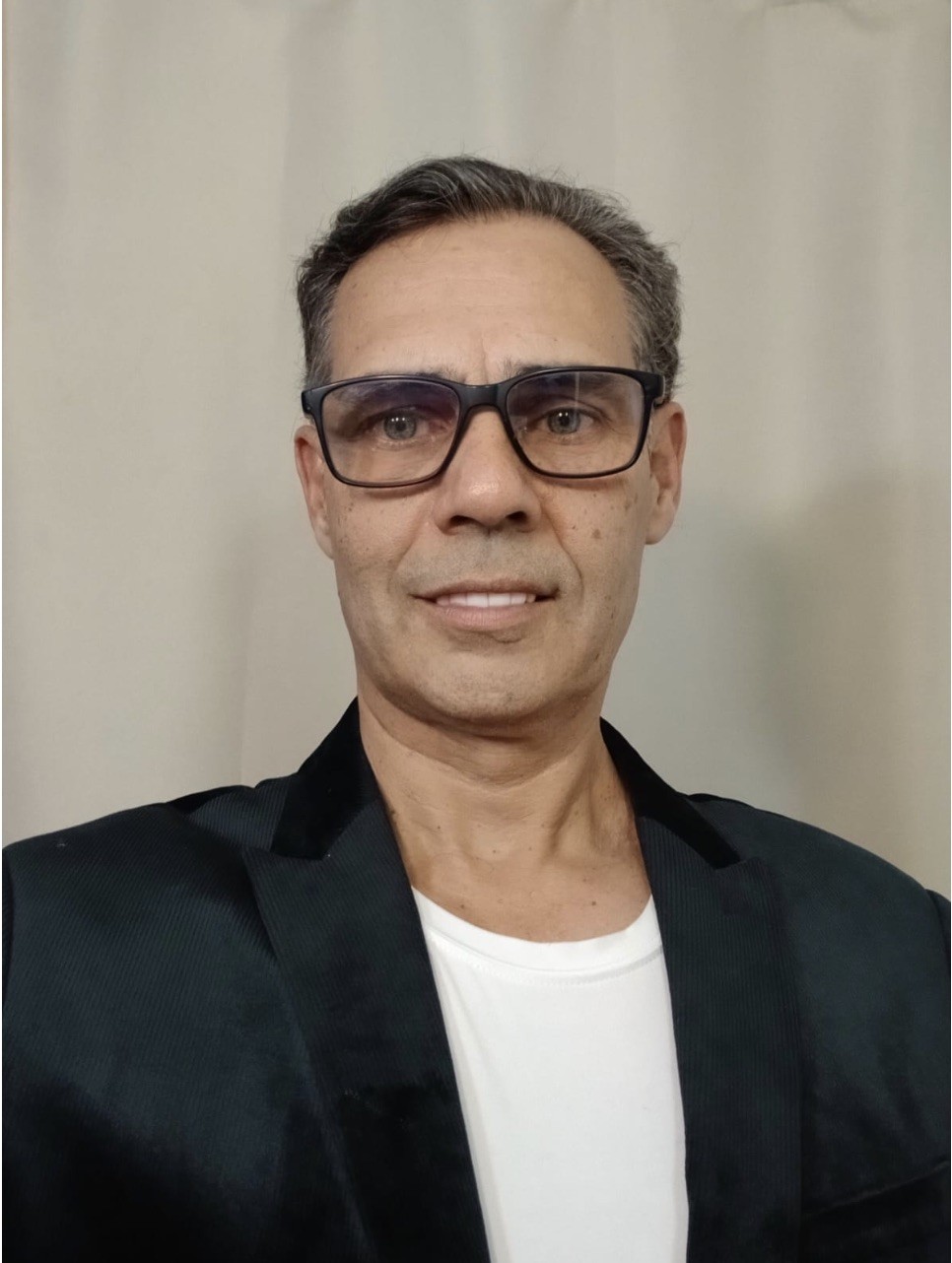 Conheça a trajetória de Manoel Izaque no universo das rochas ornamentais