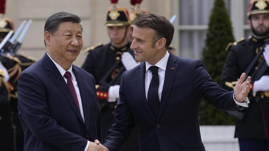 Xi Jinping inicia encontros na França para discutir comércio e guerras 