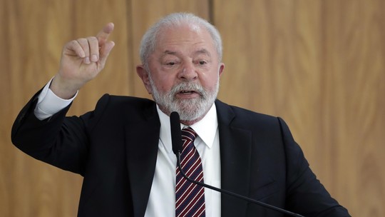 Lula participa de cúpula financeira global este mês em Paris