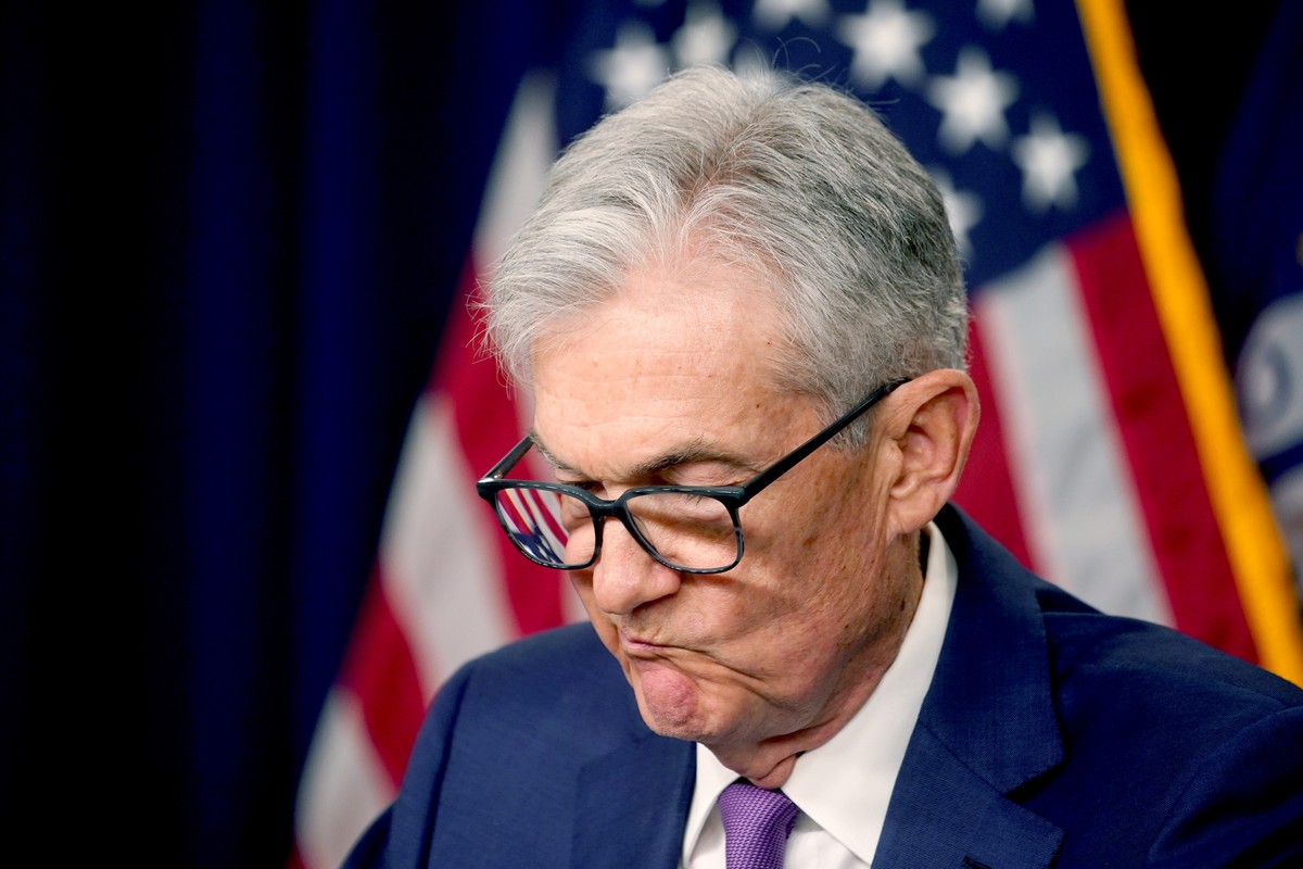 Powell enfrenta encruzilhada política com olhos em Jackson Hole ...