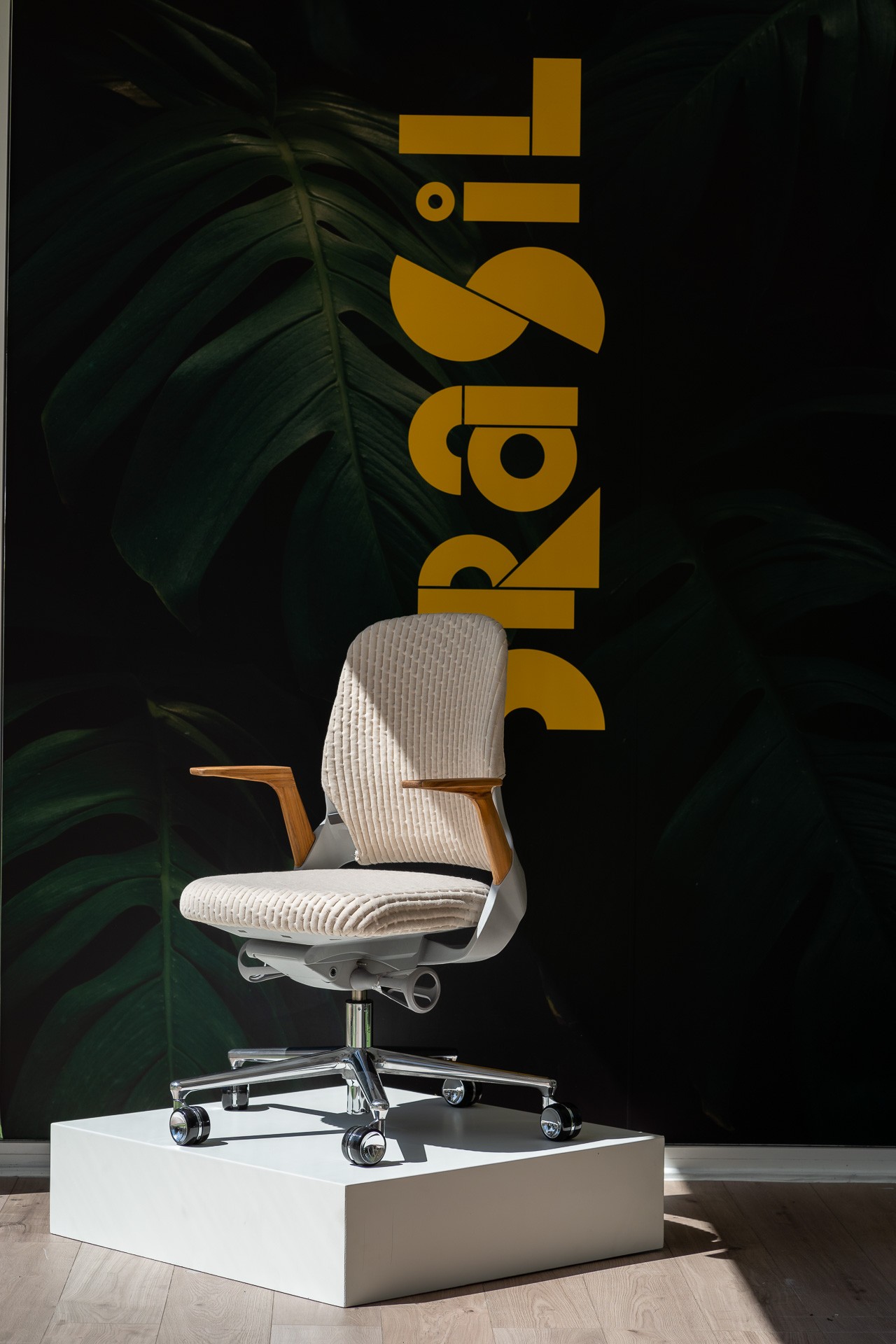 Cadeira My Chair — Mula Preta. Na onda do home office, uma releitura do estúdio de design. Divulgação