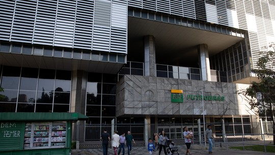 Petrobras vai ajustar preços quando chegar a hora, diz CFO