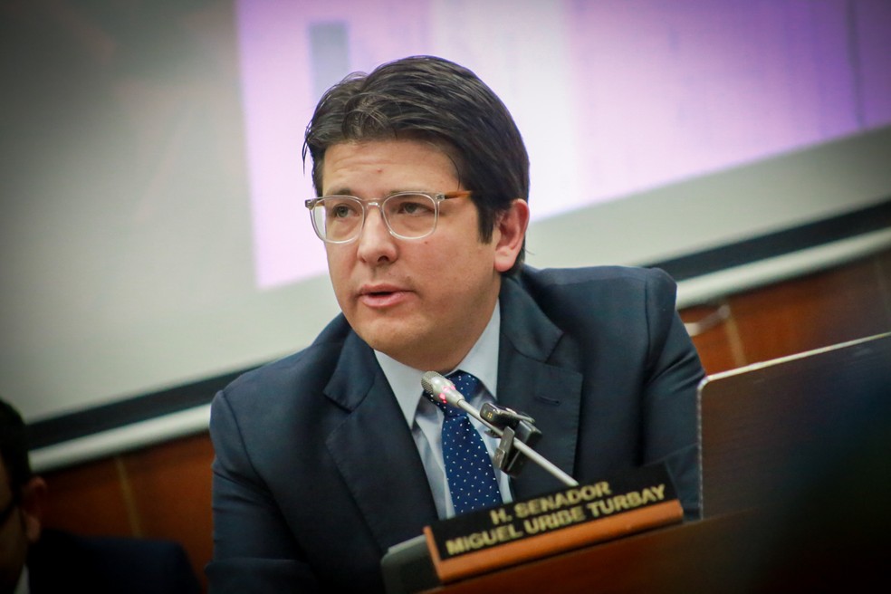 Senador Miguel Uribe, pré-candidato à presidência da Colômbia, passa por cirurgia após ser baleado em Bogotá — Foto: Foto: Senado Colombia