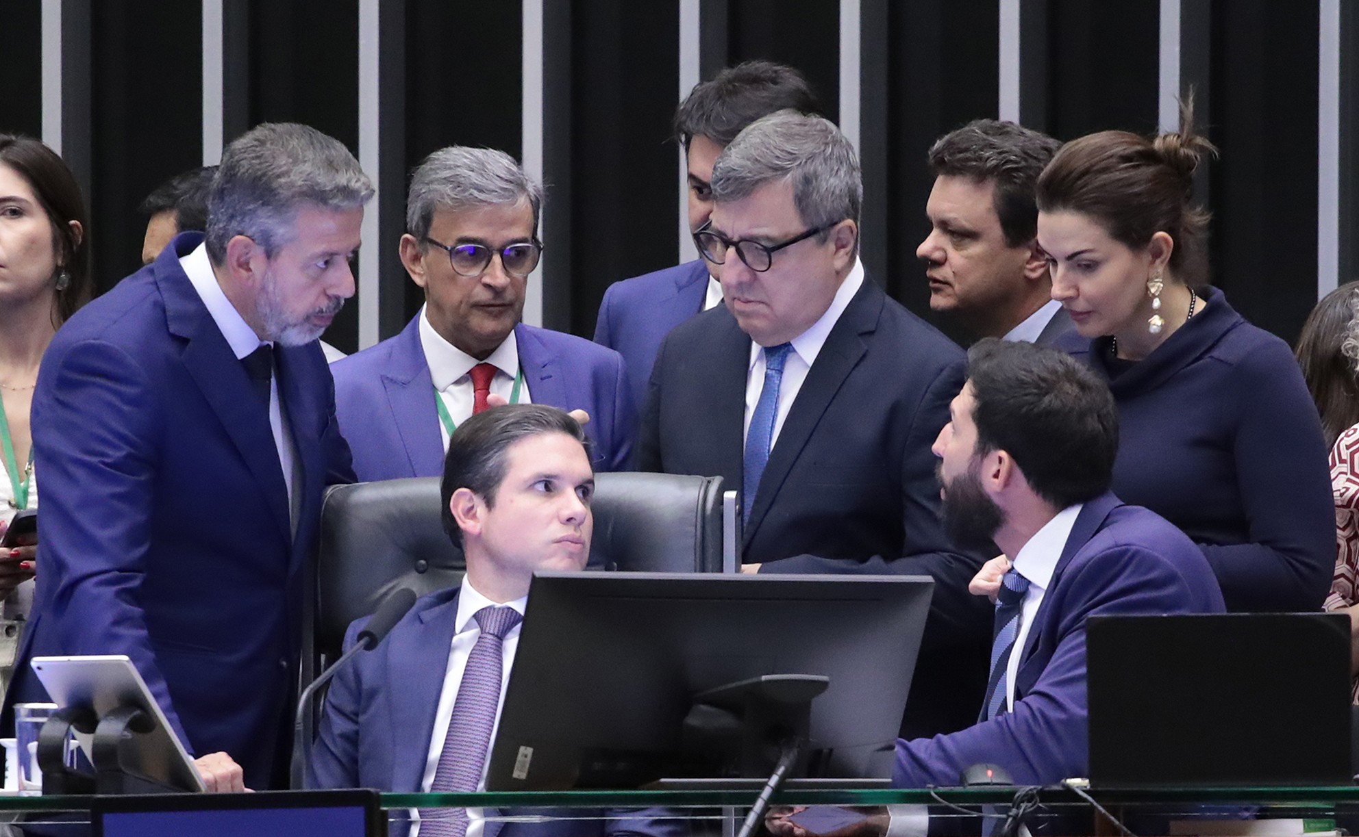 Lira inclui em parecer que governo vai propor política nacional de atualização da tabela de Imposto de Renda