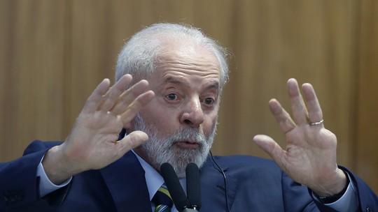 Lula diz que América Latina deve crescer em bloco, e que país estará atento às eleições na Venezuela