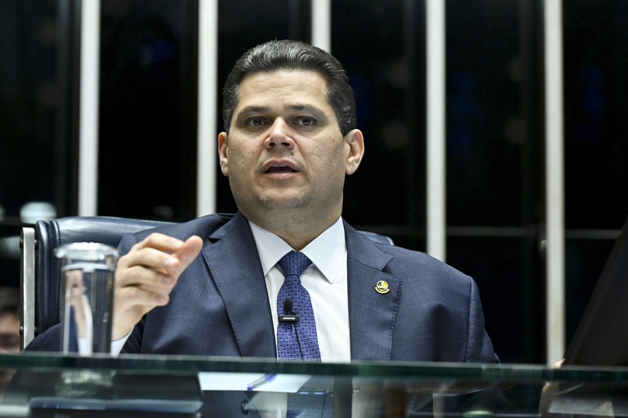 Desfile do 7 de Setembro tem ausências de presidente do Senado, governador  do DF e até de ministros de Lula | Política | Valor Econômico