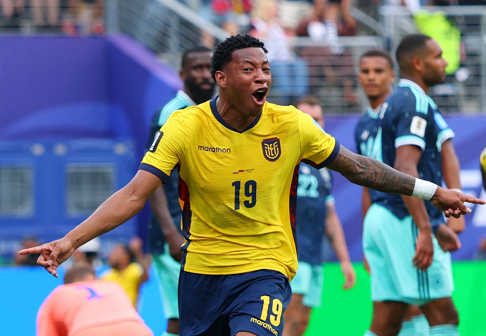 Equador reage, surpreende a Alemanha e garante vaga para a próxima fase da Copa
