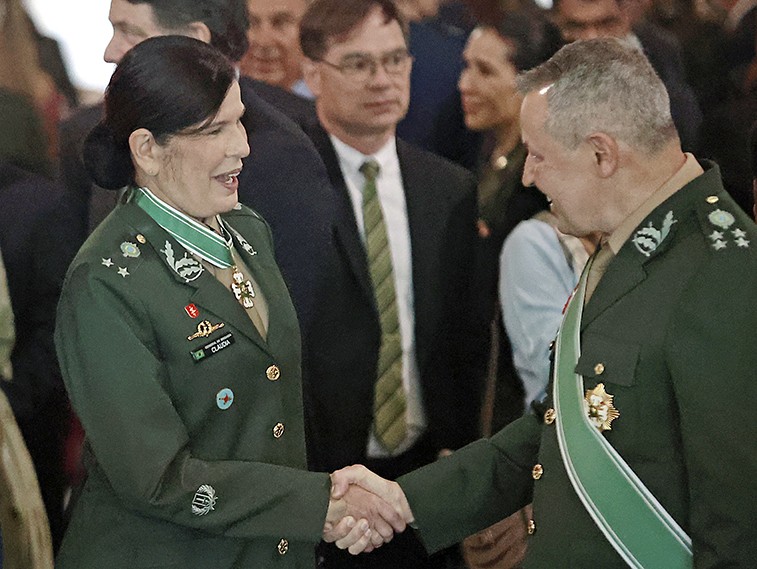 Exército tem primeira mulher general