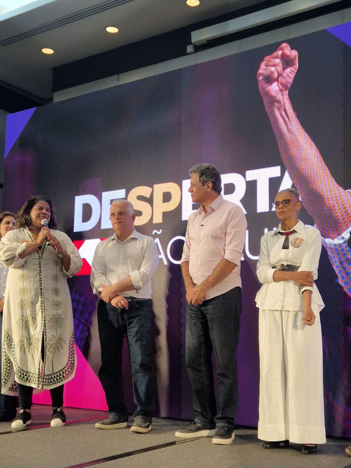 Haddad liga para cumprimentar Tarcísio pela vitória e promete oposição ‘construtiva’