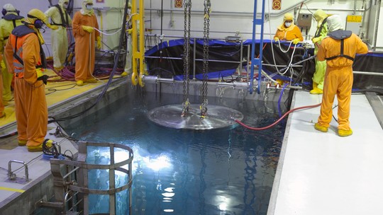 Eletronuclear inicia transferência de combustíveis nucleares para unidade de armazenamento a seco