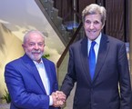 John Kerry testa positivo para covid-19 durante a COP 27