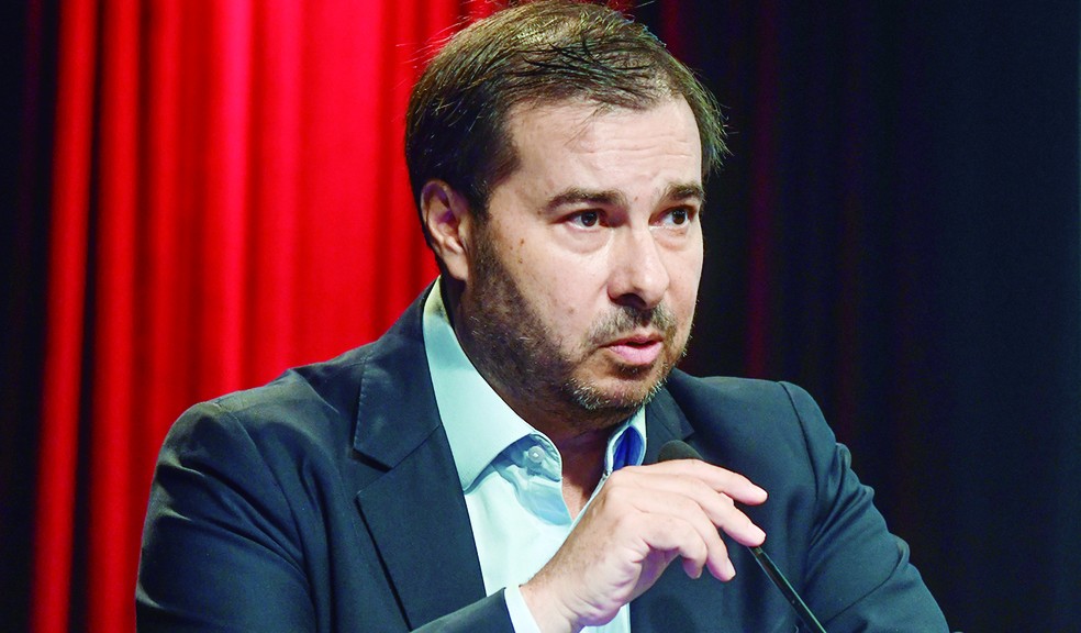 Lideranças políticas em evento discutindo o cenário eleitoral de 2026.