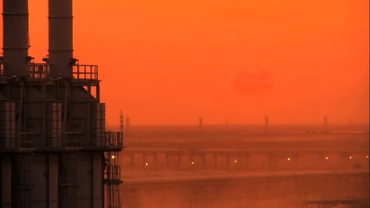 Petróleo cae 5,35% tras acuerdo de cese al fuego en Medio Oriente