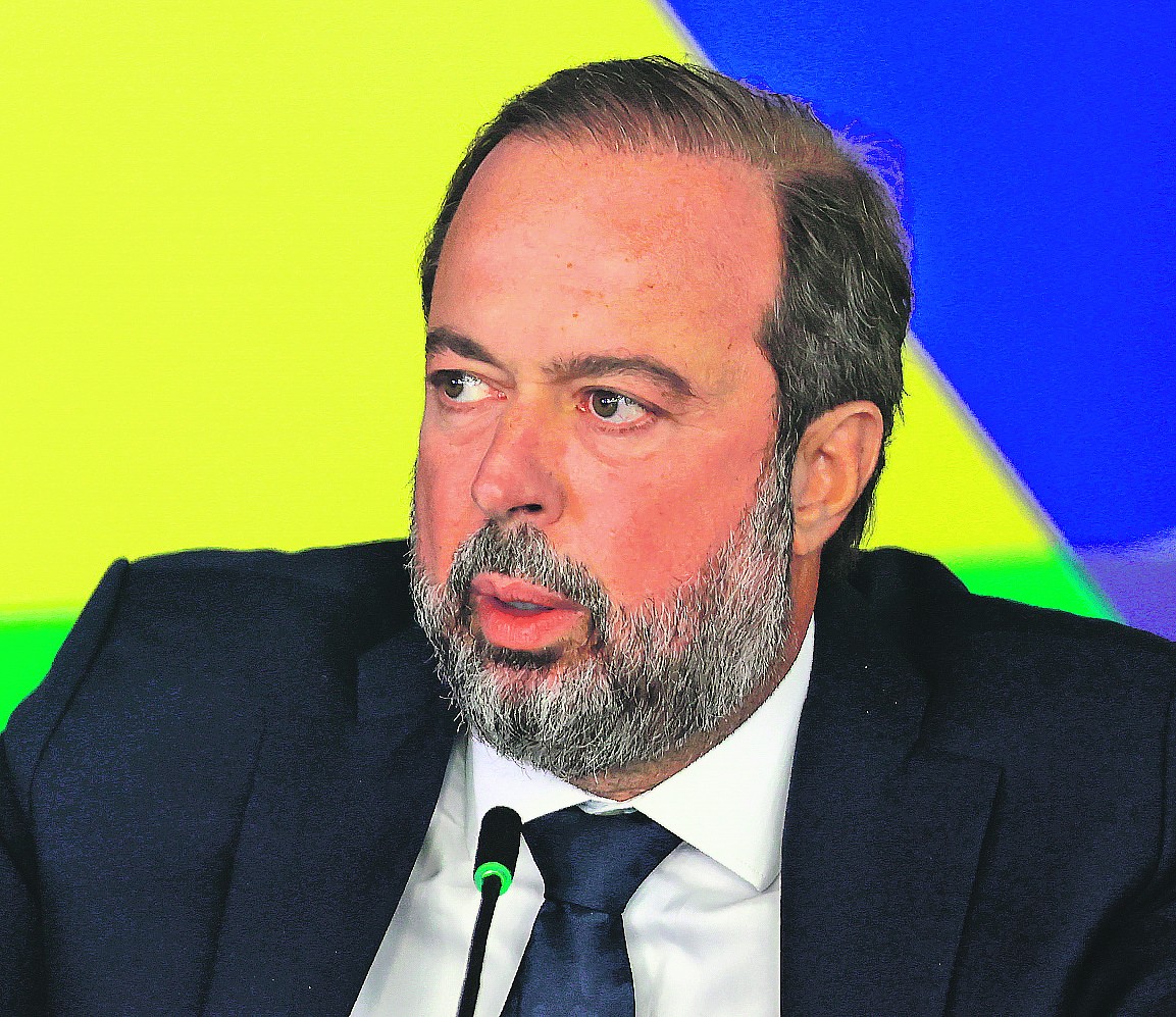 Ministro promete primeiro leilão de gás da União no fim de 2026 - QTU Questões do Universo
