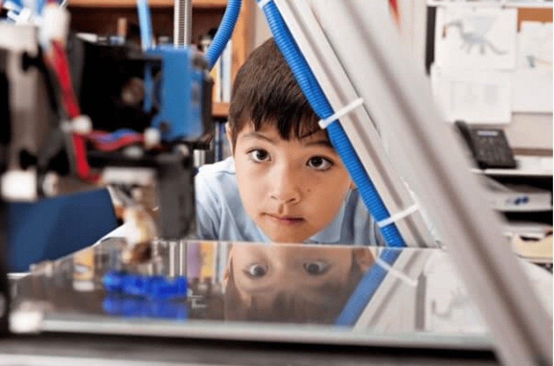 Impressora 3D ganha espaço nas escolas e muda forma de apre