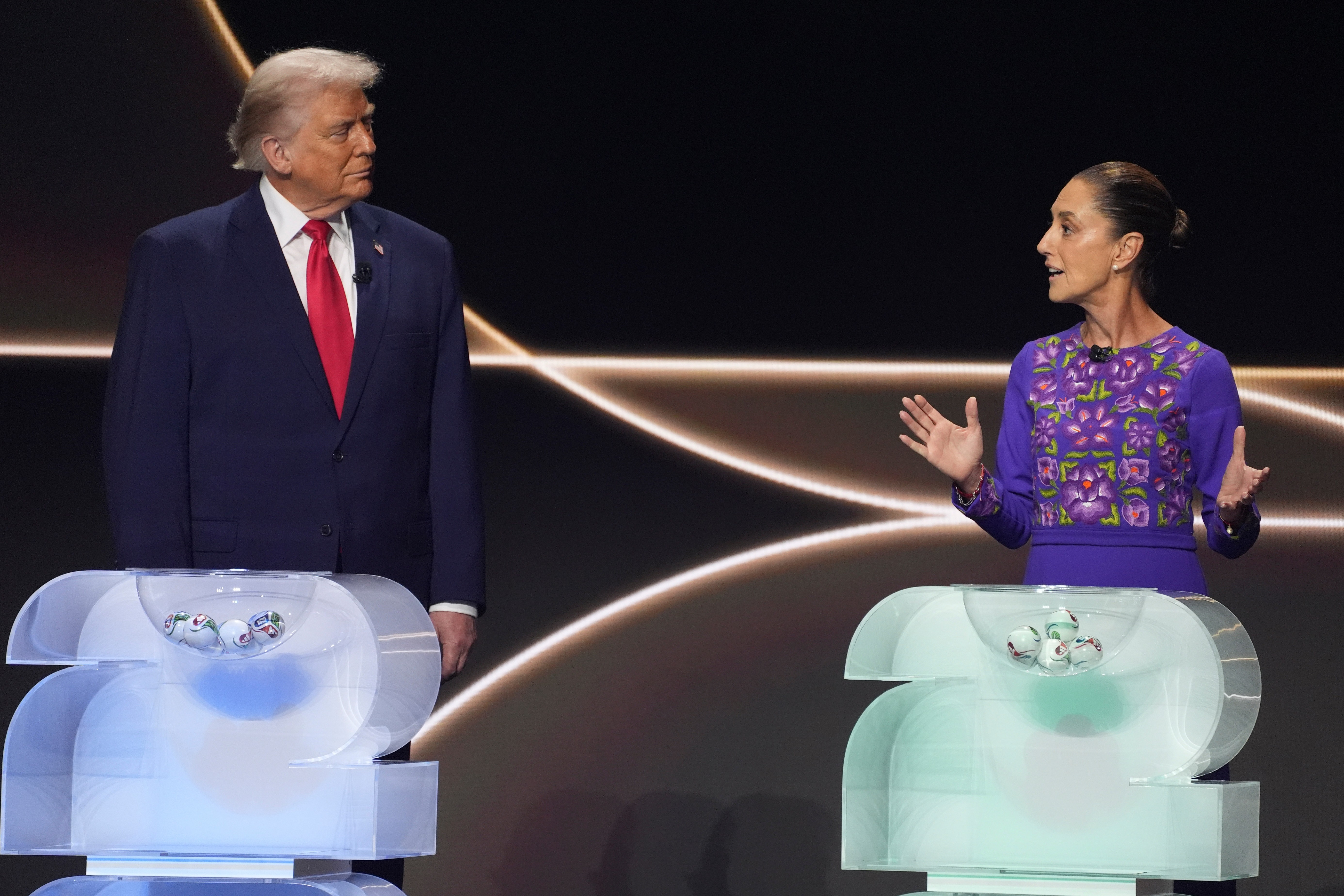 Presidente do México eleva tom contra EUA e atribui críticas a ofensiva da extrema direita