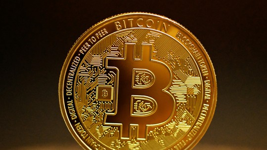 Bitcoin dispara a US$ 62 mil, mas tem queda acumulada de 1,6% em 7 dias