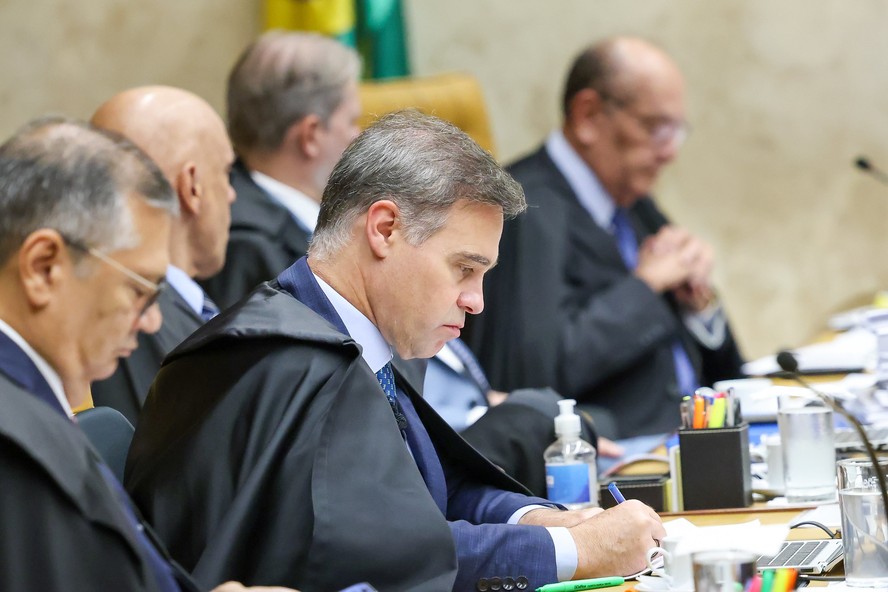 Plenário do STF analisará em abril decisão de Mendonça que prorroga ...