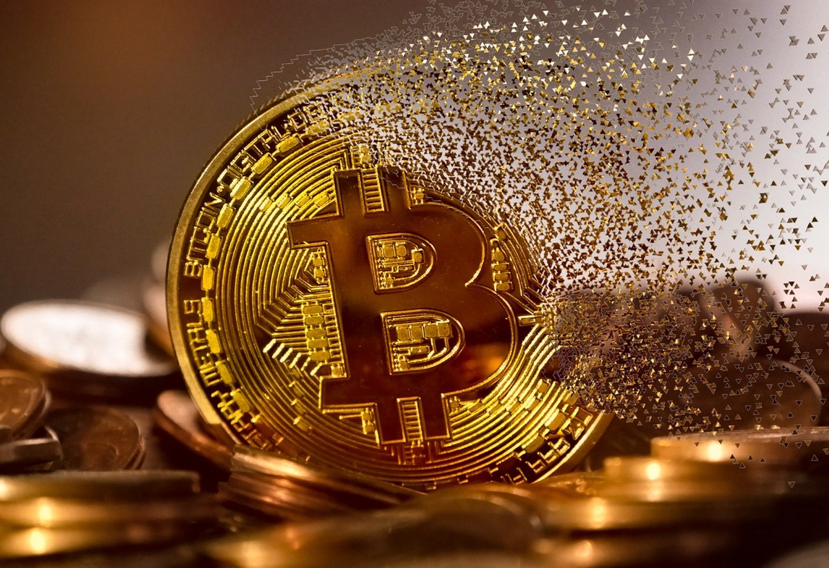 Bitcoin despenca 6,9% após Trump reafirmar tarifas contra México e Canadá