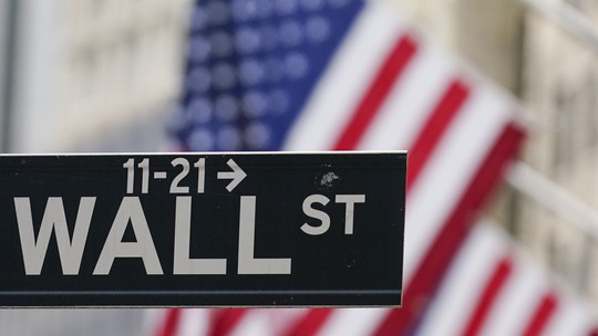 Bolsas de NY não sustentam recuperação e fecham em queda após pregão volátil